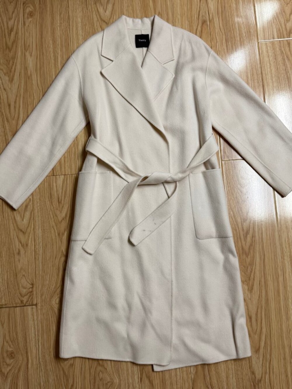 Very Good Condition* Theory Robe Coat Patch | M, Wheat, New Divide 2